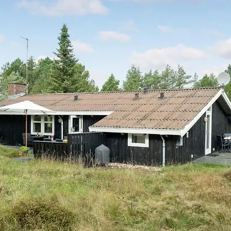 Holiday home Plutovej Iv